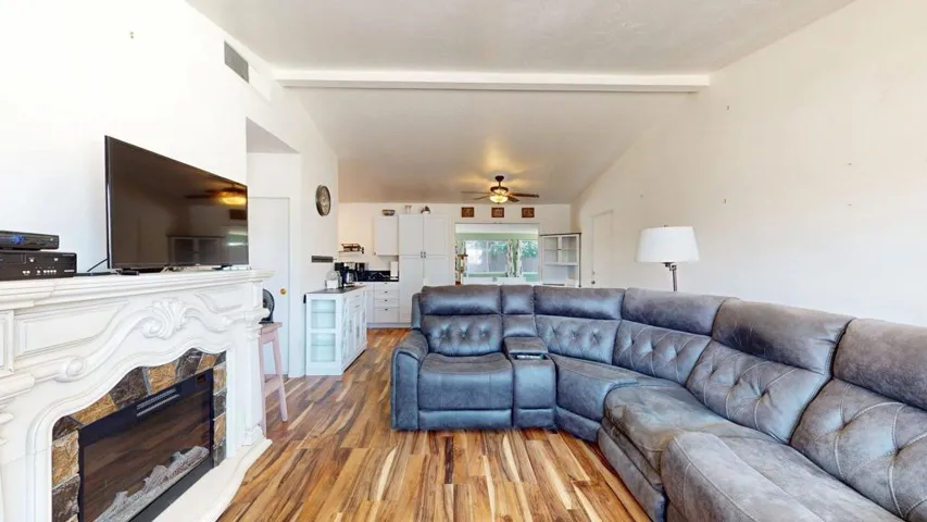 74361-Erin-St-Palm-Desert-CA-92260-05262