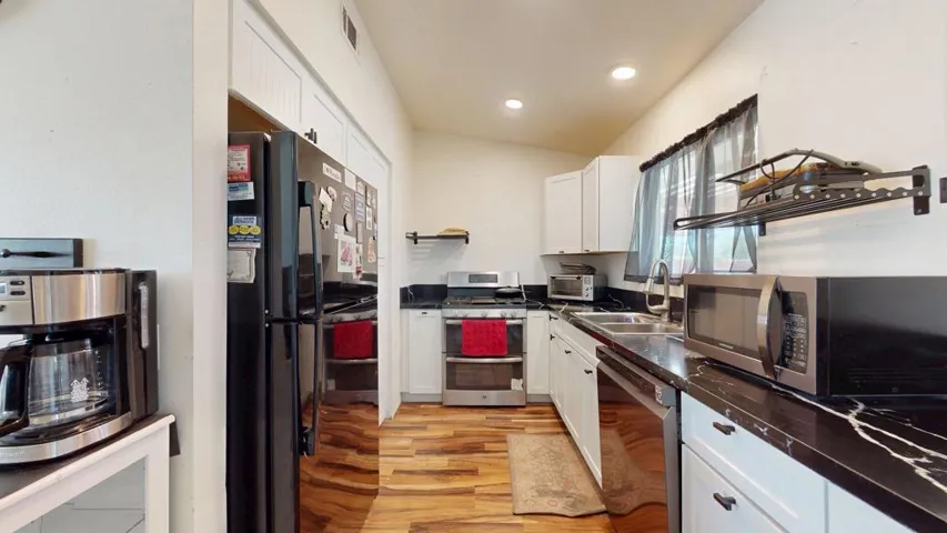 74361-Erin-St-Palm-Desert-CA-92260-05262