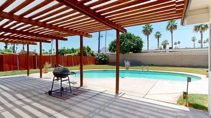 74361-Erin-St-Palm-Desert-CA-92260-05262
