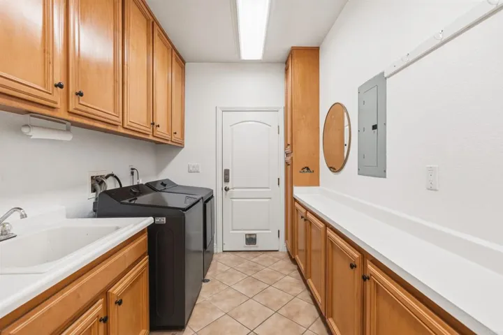 7912 Corte Penca, Carlsbad, California 92009