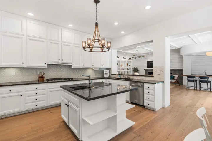 7912 Corte Penca, Carlsbad, California 92009