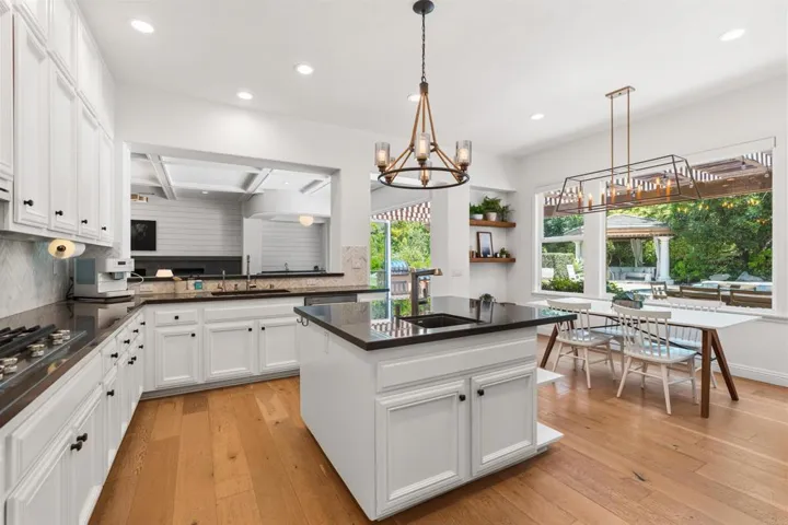 7912 Corte Penca, Carlsbad, California 92009