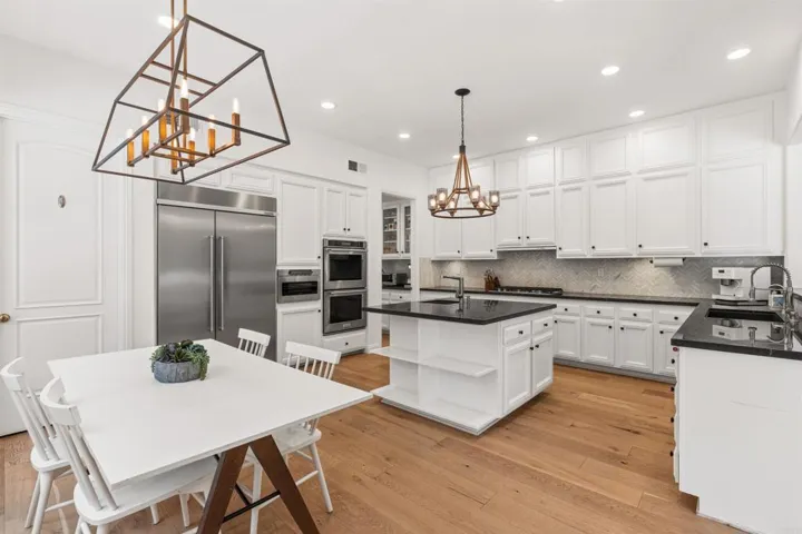 7912 Corte Penca, Carlsbad, California 92009