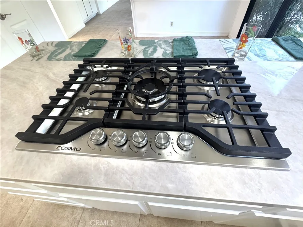 and 5 burner cooktop too! and 5 burner cooktop too!