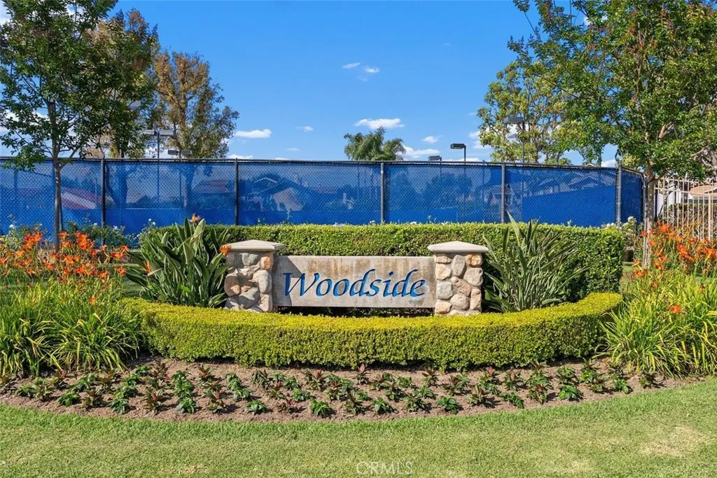 Enjoy all of Woodside's terrific amenities: