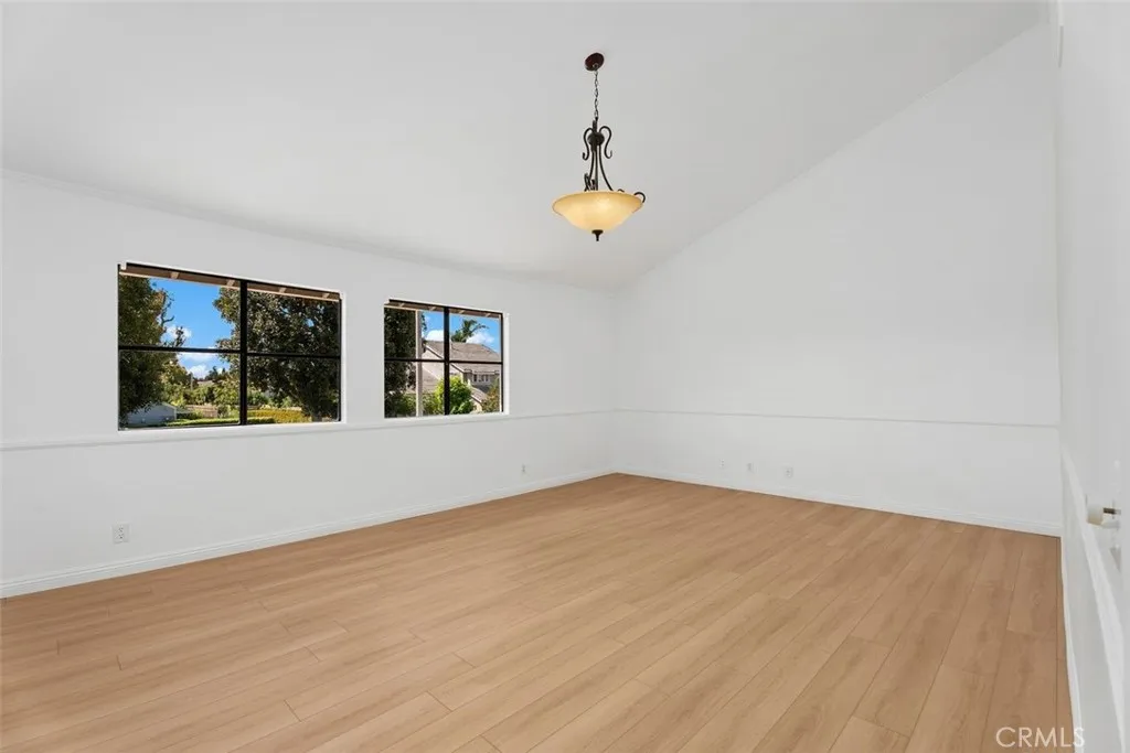 Large bonus room