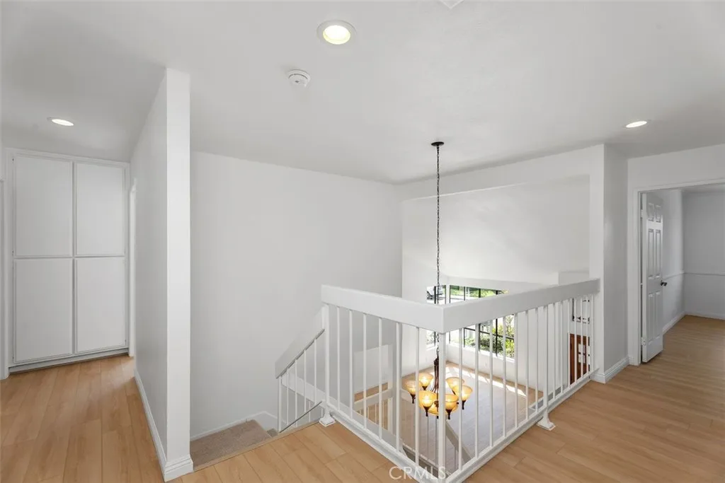 Come on upstairs - Come on upstairs -
