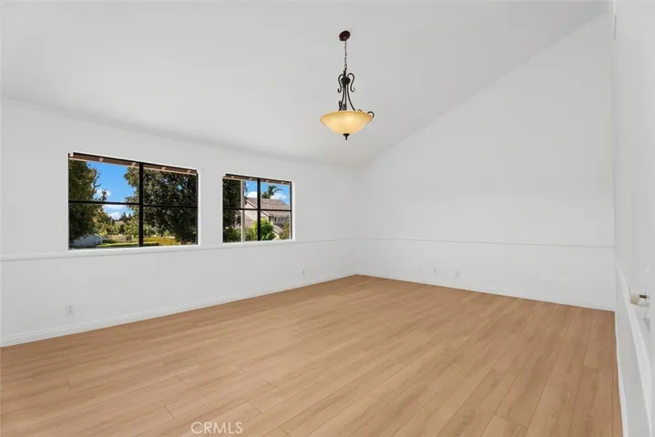Large bonus room