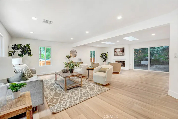 22323 Miranda Street, Woodland Hills, California 91367
