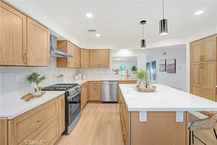 22323 Miranda Street, Woodland Hills, California 91367