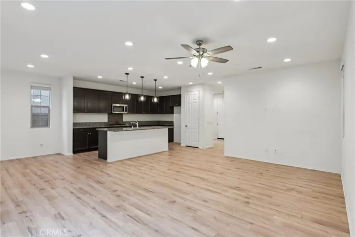 5313 Teramo, Fontana, California 92336