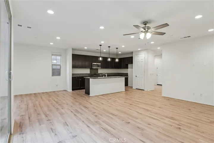 5313 Teramo, Fontana, California 92336