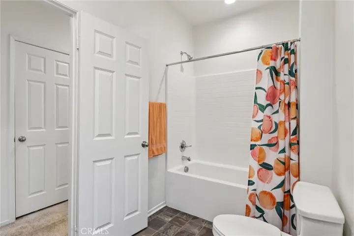 5313 Teramo, Fontana, California 92336
