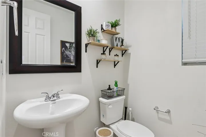 5313 Teramo, Fontana, California 92336