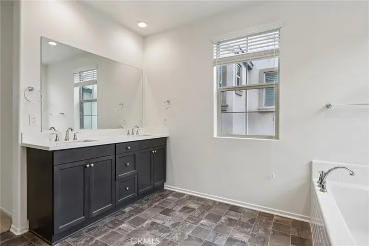 5313 Teramo, Fontana, California 92336