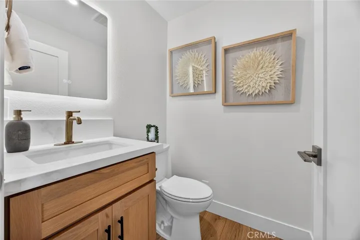 1/2 Bathroom