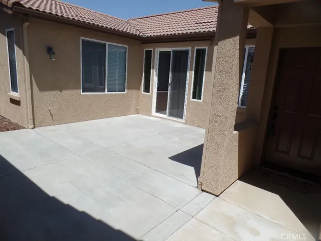 Private side patio