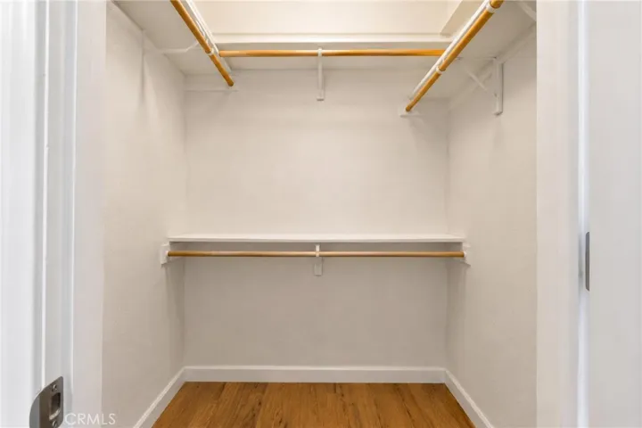 Staged photo
Hall Bedroom Walk In Closet