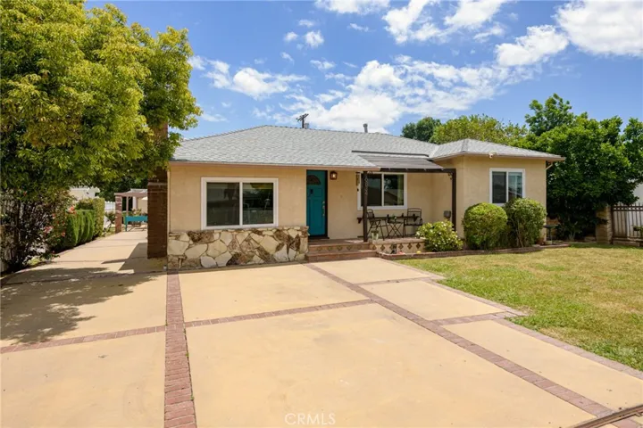 6834 Shoshone, Lake Balboa, California 91406