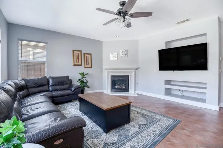 2376 Shire Way, Oakdale, California 95361
