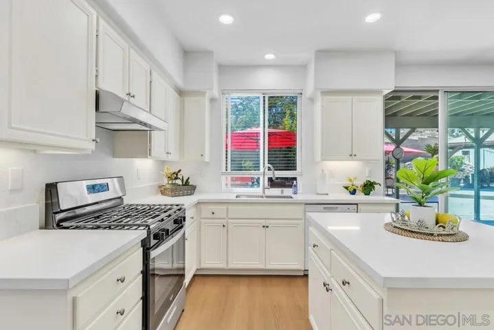 10836 Stoney Creek Ct., Santee, California 92071