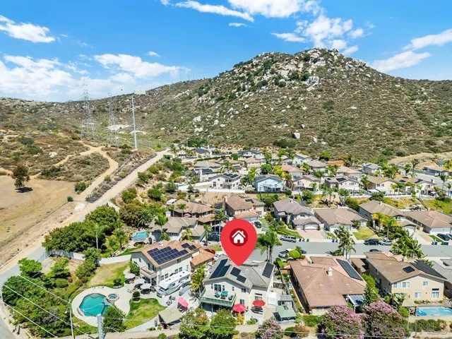 10836 Stoney Creek Ct., Santee, California 92071
