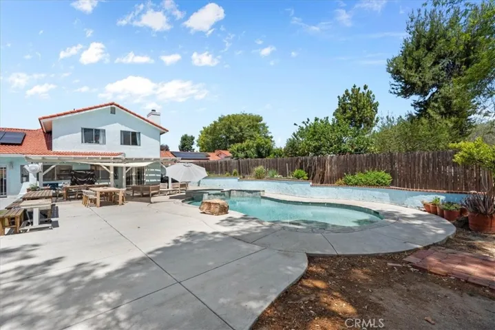 opposite pool view