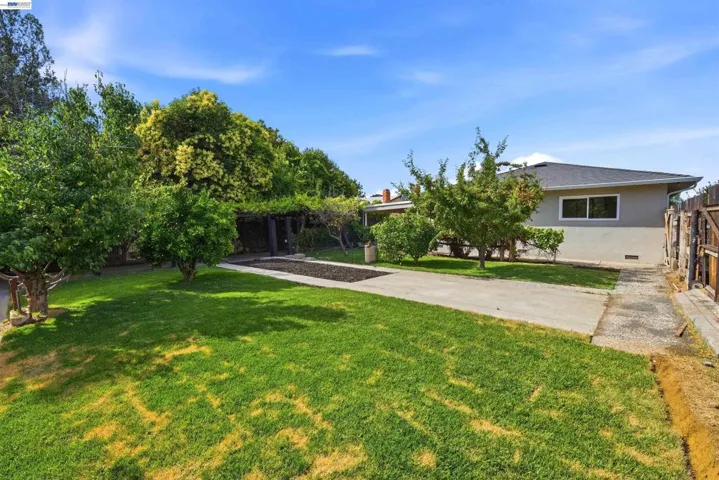 1401 Monterey Dr, Antioch, California 94509