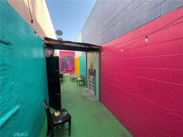 8554 Washington, Culver City, California 90232