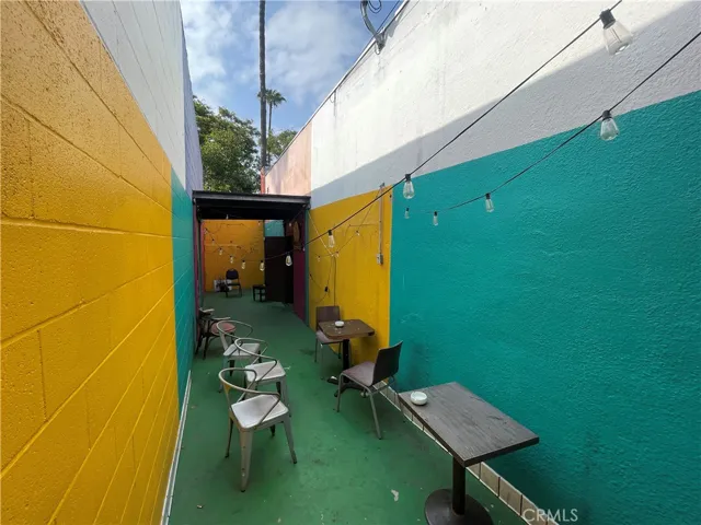 8554 Washington, Culver City, California 90232