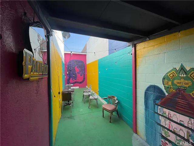 8554 Washington, Culver City, California 90232