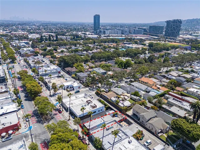 8554 Washington, Culver City, California 90232