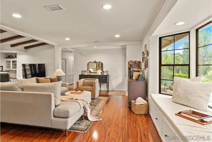 1421 Blue Lilac, Alpine, California 91901