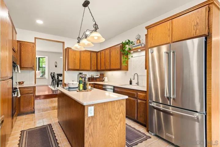 1421 Blue Lilac, Alpine, California 91901