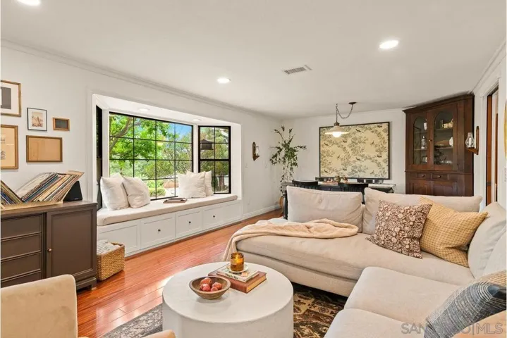 1421 Blue Lilac, Alpine, California 91901