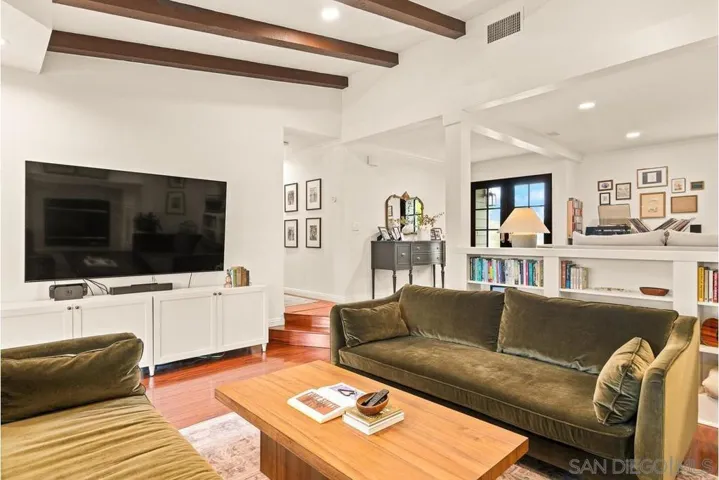 1421 Blue Lilac, Alpine, California 91901