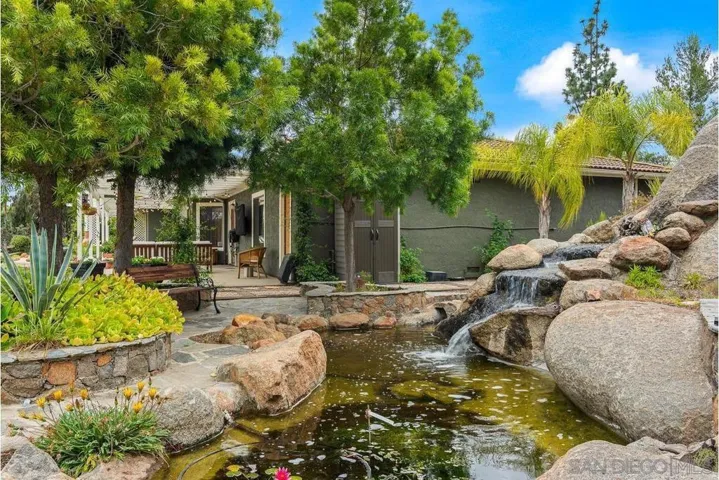 1421 Blue Lilac, Alpine, California 91901
