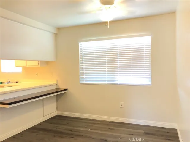Unit #4 dining area with eating bar