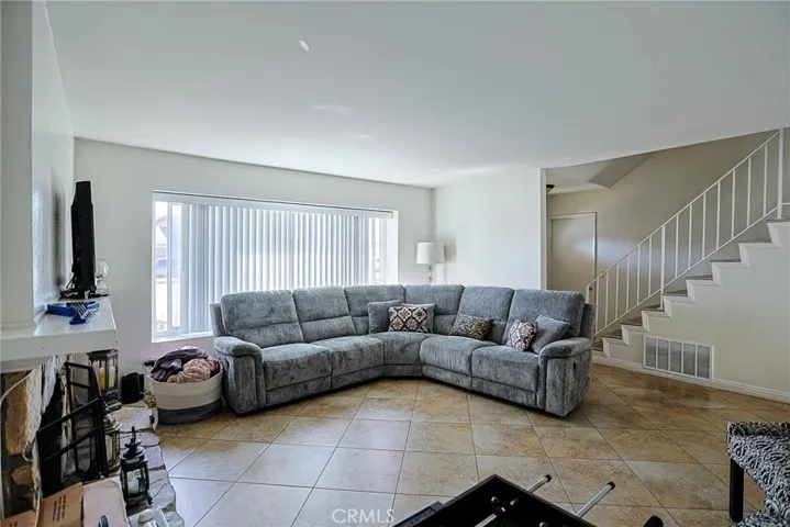 Uni #1 Living room view