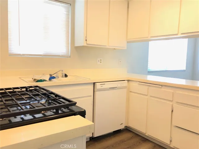Unit #4 kitchen