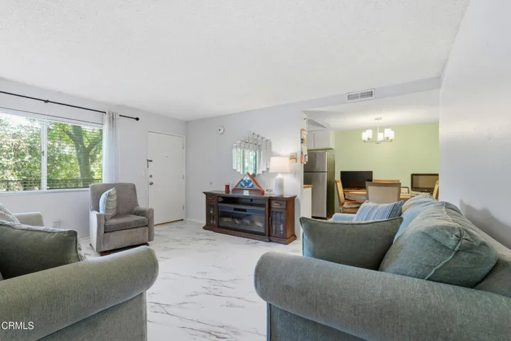 408 BURCHETT ST.#3.LIV.ROOM&DINING.ROOM.