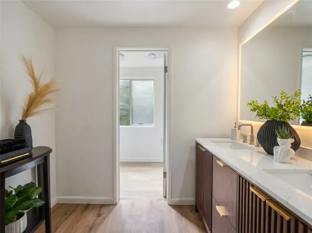 Hall Bath 2