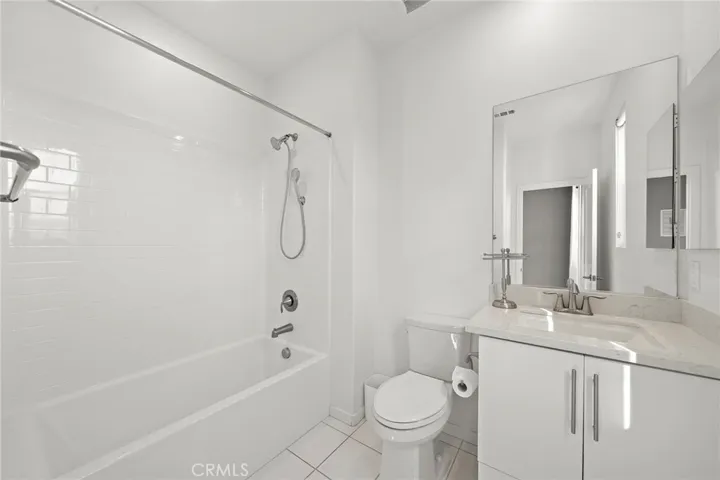 En-Suite bathroom for secondary bedroom.