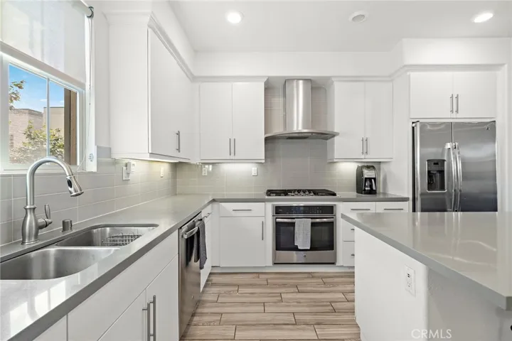 Light and bright kitchen.