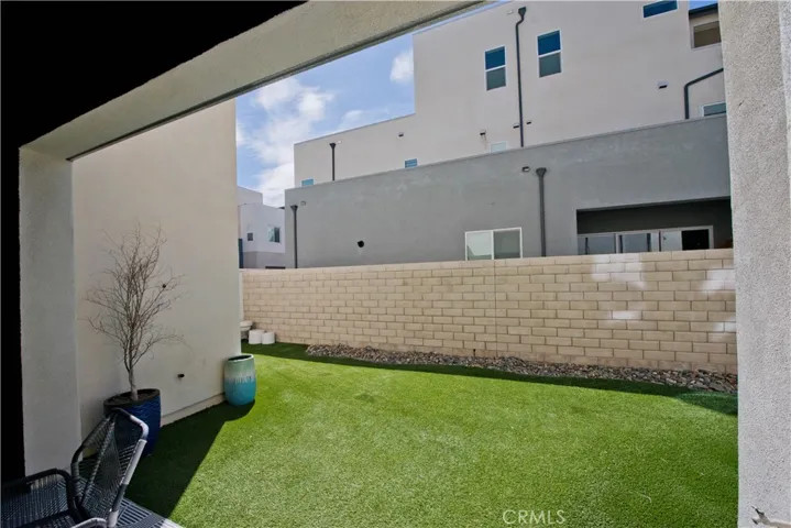 California Room & Yard