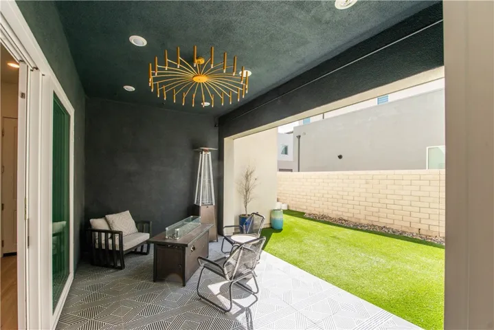 California Room & Yard