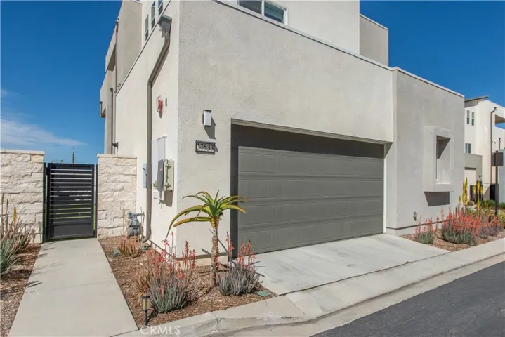 2-Car Garage
