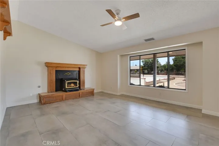 9205 9th, Hesperia, California 92345