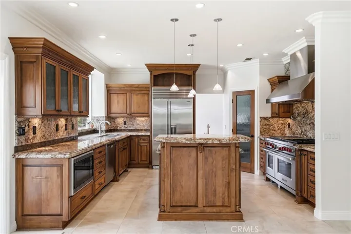 23302 Vista Carillo, Laguna Niguel, California 92677