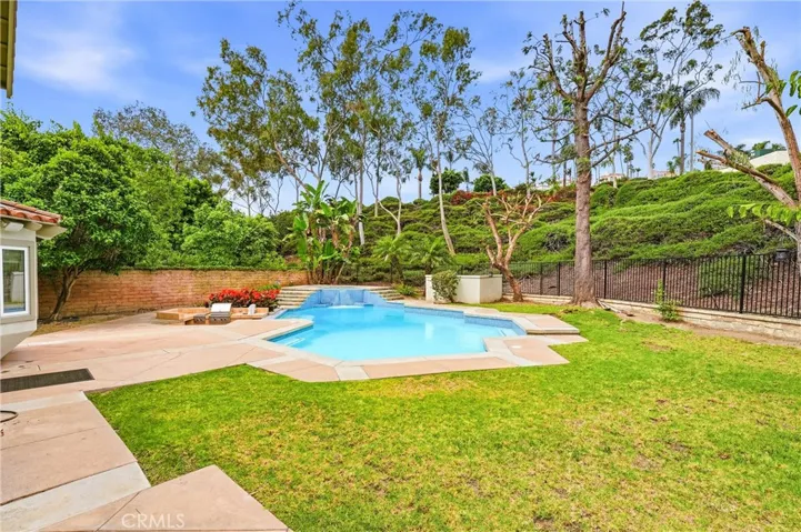 23302 Vista Carillo, Laguna Niguel, California 92677